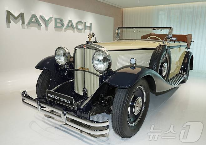 14일 서울 강남구 압구정동에  개관한 '마이바흐 브랜드센터 서울' 2층에 '마이바흐 재플린' 차량이 전시 돼 있다. ⓒ News1 장수영 기자