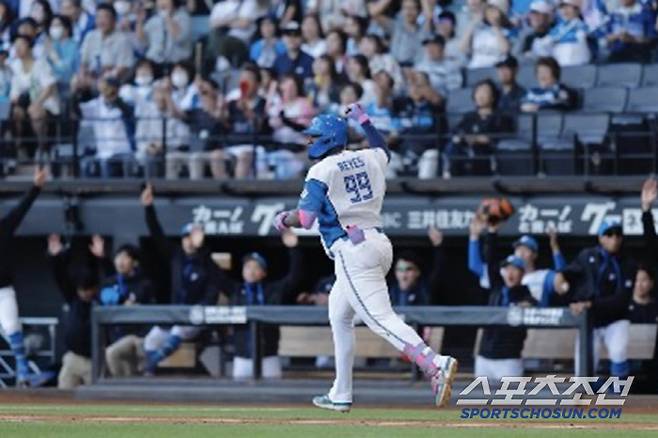 13일 5회 1점 홈런을 터트린 레이예스. 사진캡처=니혼햄 파이터스 SNS