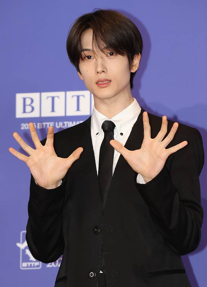 포즈 취하는 지성
(서울=연합뉴스) 이재희 기자 = 그룹 엔시티 드림(NCT DREAM)의 지성이 14일 서울 송파구 롯데시네마 월드타워점에서 열린 다섯 번째 앨범 '고 백 투 더 퓨쳐' 제작 발표회에 참석, 포즈를 취하고 있다. 2025.7.14
scape@yna.co.kr
(끝)
<저작권자(c) 연합뉴스, 무단 전재-재배포, AI 학습 및 활용 금지>