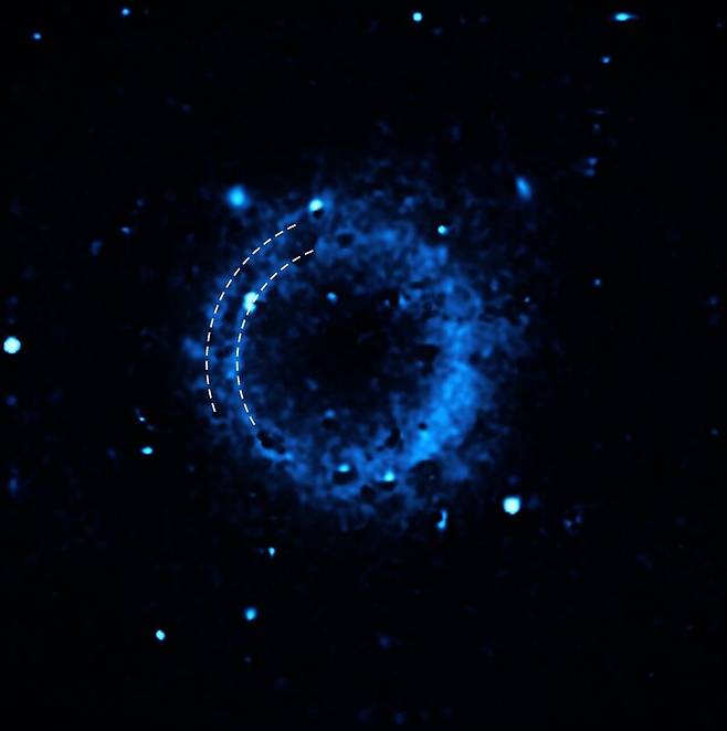 다중분광탐사기로 관측한 초신성 잔해의 2개 칼슘층. 유럽남방천문대 제공