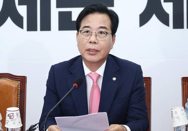 송언석 국민의힘 비상대책위원장 겸 원내대표가 14일 국회에서 열린 최고위원회의에서 발언하고 있다. 윤운식 선임기자 yws@hani.co.kr