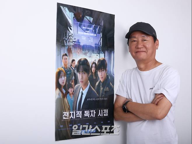 리얼라이즈픽쳐스 원동연 대표가 7일 오후 서울 중구 순화동 KG타워에서 진행된 일간스포츠와의 인터뷰에 앞서 포즈를 취하고 있다. 서병수 기자 qudtn@edaily.co.kr /2025.07.07/