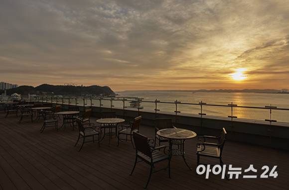 라한호텔 포항 '오션뷰 야외 테라스' 공간. [사진=라한호텔]