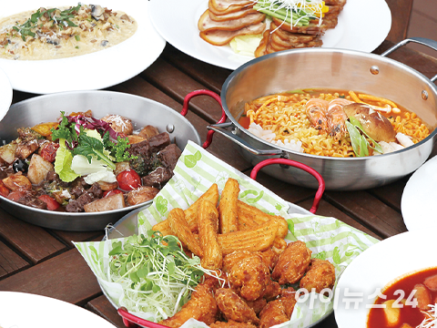 라한호텔 포항에서 선보인 '야식 룸서비스 패키지' 이미지. [사진=라한호텔]