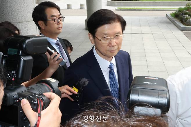 박종준 전 경호처장이 4일 내란 특검 사무실이 있는 서울 서초구 고등검찰청에 출석하고 있다. 성동훈 기자