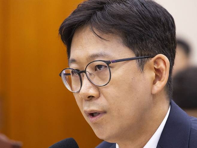 배경훈 과학기술정보통신부 장관 후보자가 14일 국회 과학기술정보방송통신위 인사청문회에 출석해 의원 질의에 답변하고 있다. 연합뉴스