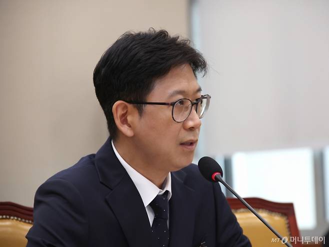 배경훈 과학기술정보통신부 장관 후보자가 14일 서울 여의도 국회에서 열린 과학기술정보방송통신위원회 인사청문회에서 질의에 답하고 있다. /사진=뉴시스