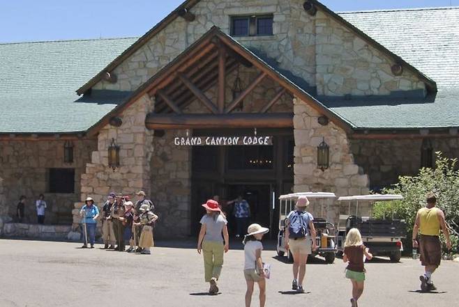 [AP/뉴시스] 그랜드 캐년 북쪽 가장자리(노스 림)의 유서깊은 ‘그랜드 캐년 롯지’.2025.07.14. *재판매 및 DB 금지