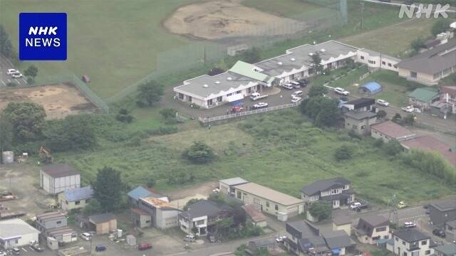 지난 12일 새벽 홋카이도에서 신문 배달원인 52세 남성이 불곰에게 습격당해 사망했다.  사진은 사건 현장의 모습. NHK 캡처