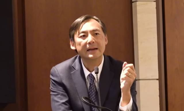 모스 탄 미국 리버티대 교수가 워싱턴에서 국제선거감시단이 주최한 ‘한국 선거의 투명성을 향한 국제적 질문’ 브리핑에 참석해 발언하고 있다. 한국보수주의연합(KCPAC) 유튜브 화면 캡처