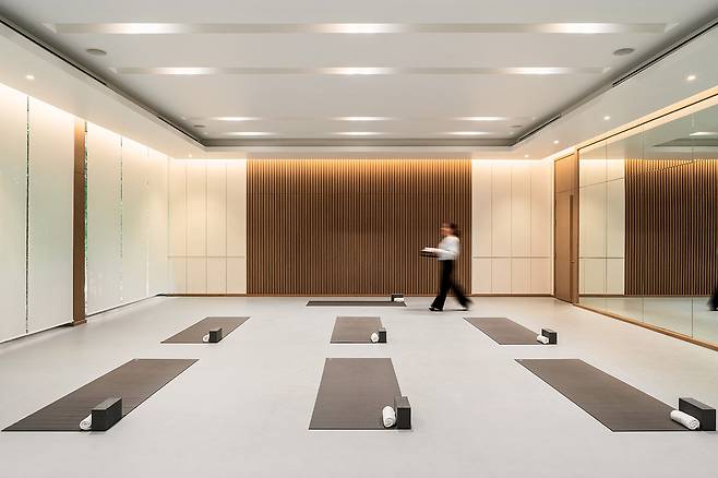 다양한 웰니스 프로그램이 운영되는 요가 스튜디오. 사진제공|팜투어