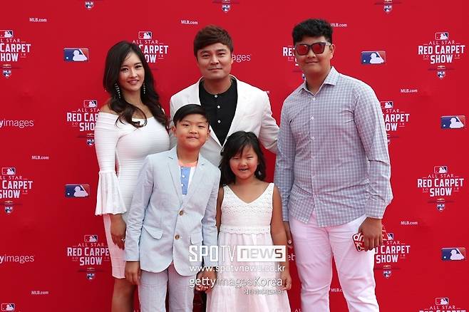 ▲ 올스타전 레드카펫 쇼에 참석한 추신수와 가족들.