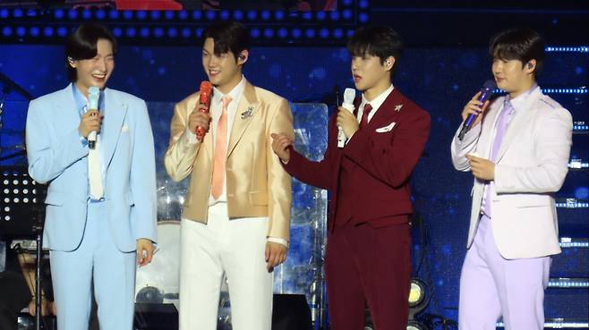 김용빈·손빈아·천록담·춘길·최재명·남승민·추혁진 '미스터트롯3' TOP7 대전 공연 '뜨거운 열기'