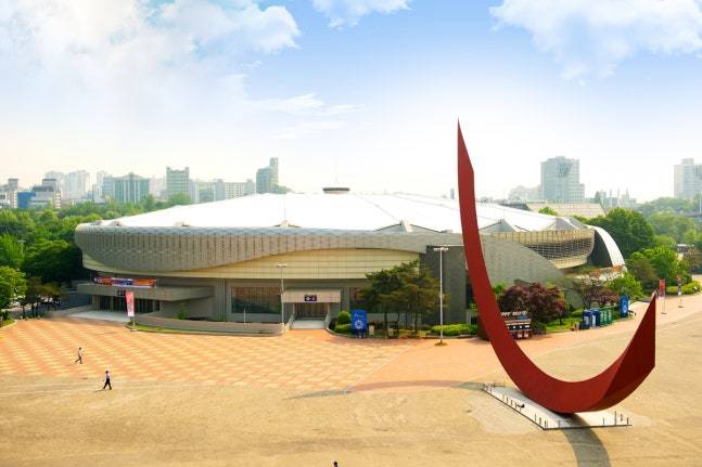 '티켓링크 라이브 아레나'로 이름이 바뀐 올림픽공원 핸드볼경기장. /사진=국민체육진흥공단 제공