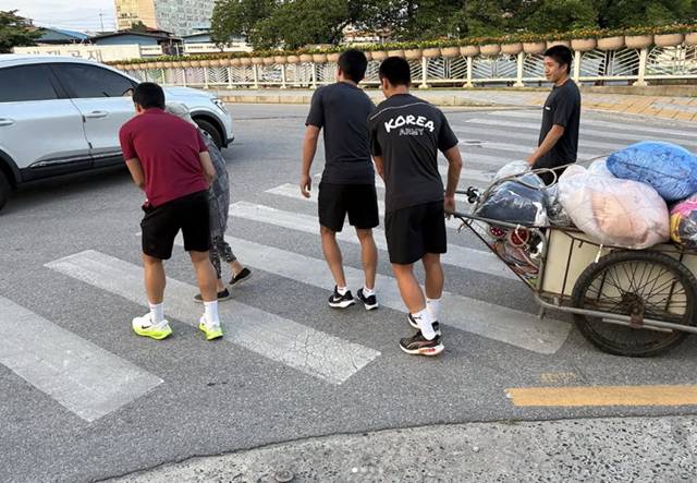 김천상무 선수들의 따뜻한 선행. /사진=김천상무 SNS