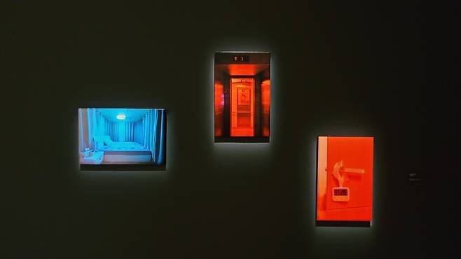 장용근 작가의 '보이지 않는 노동(2015~2019)' 시리즈 작품들이 대구미술관에서 전시 중이다.<임훈기자 hoony@yeongnam.com>