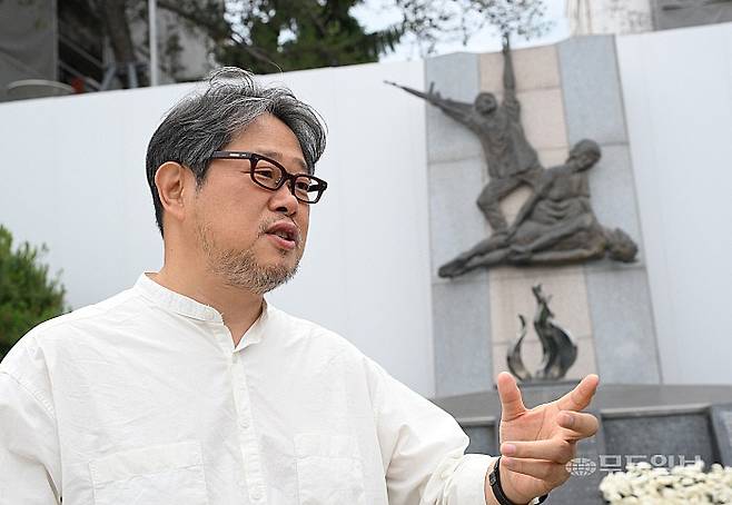 지난 24일 광주 동구 옛 전남도청 앞에서 만난 진모영(56) 감독