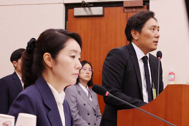 증14일 국회 여성가족위원회에서 열린 강선우 여성가족부 장관 후보자에 대한 인사청문회에서 증인으로 출석한 이의일 엑셀세라퓨틱스 대표가 신문에 답하고 있다. (사진=연합뉴스)