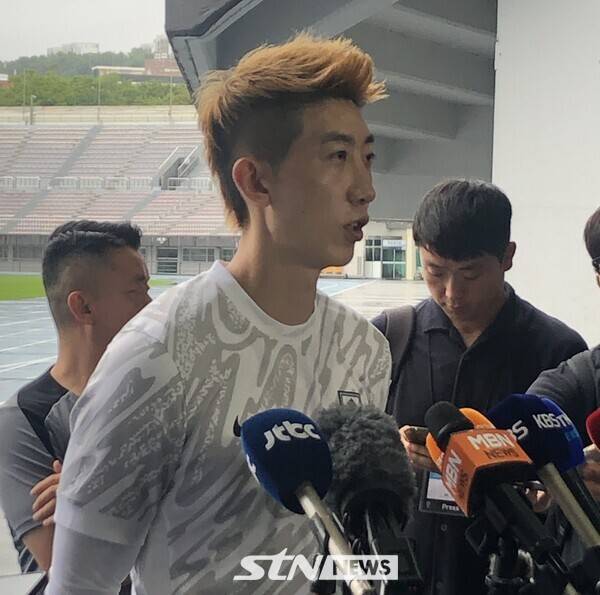 14일 성남종합운동장에서 인터뷰에 임하는 국가대표 골키퍼 조현우. /사진=이형주 기자(성남)
