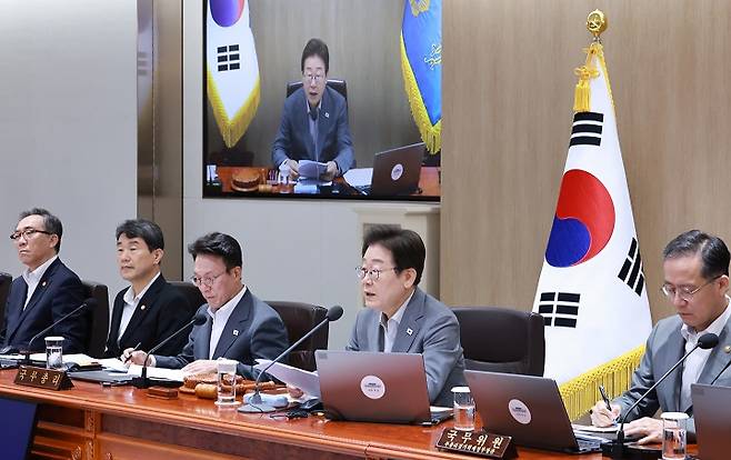 이재명 대통령이 15일 서울 용산 대통령실 청사에서 열린 국무회의에서 발언하고 있다. 2025.7.15(저작권자(c) 연합뉴스, 무단 전재-재배포 금지)