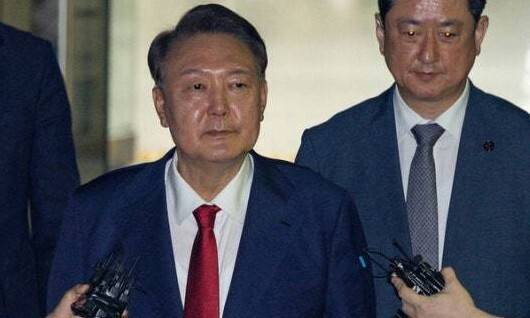 윤석열 전 대통령이 지난 9일 서울중앙지법에서 열린 구속 전 피의자 심문(영장실질심사)이 끝난 뒤 법원을 떠나고 있다. 연합뉴스