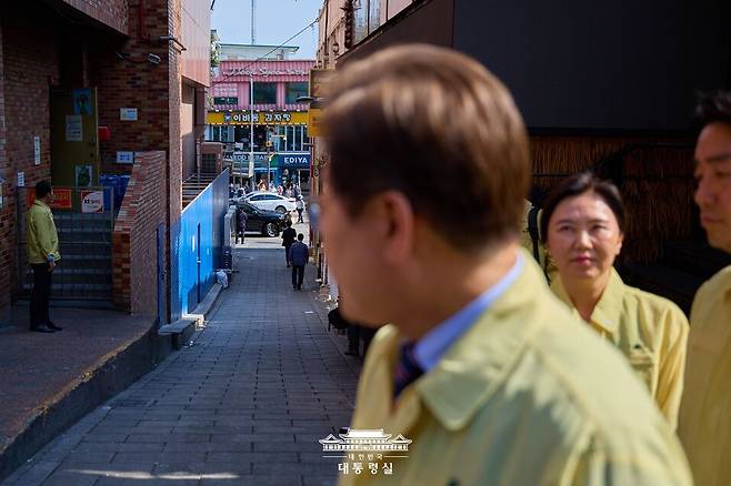 6월12일 서울 이태원 참사 현장을 찾았을 때의 이재명 대통령. 대통령실 제공