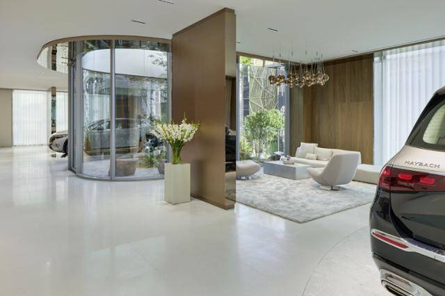 마이바흐 브랜드센터 서울 내부. 마이바흐 고객만을 위한 다양한 맞춤형 프로그램을 제공할 예정이다. 메르세데스-벤츠 코리아 제공