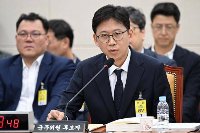 배경훈 과학기술정보통신부장관 후보자가 14일 서울 여의도 국회에서 열린 인사청문회에 출석해 의원들의 질의에 답하고 있다. 고영권 기자