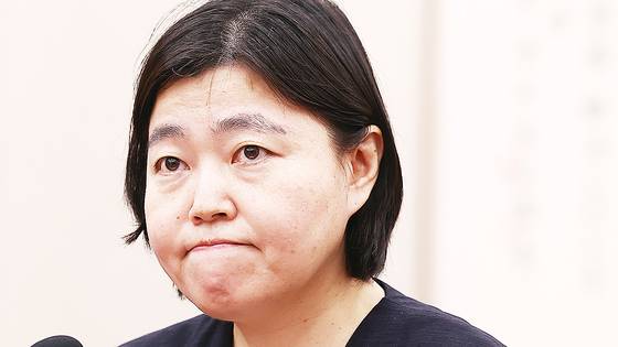 임은정 당시 대전지방검찰청 부장검사가 지난해 8월 14일 오후 서울 여의도 국회에서 열린 김 영철 서울북부지검 차장검사 '탄핵소추사건 조사'와 관련한 청문회에서 의원 질의를 듣고 있다. 뉴스1