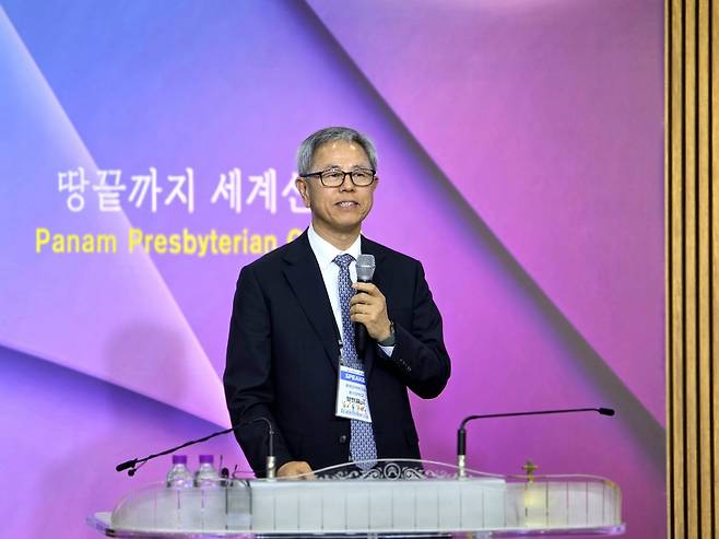 양현표 총신대 신학대학원 교수가 15일 대전 판암장로교회에서 열린 총회정책포럼에서 ‘청년층 이탈 방지 대책과부흥 전략’을 주제로 발표했다.