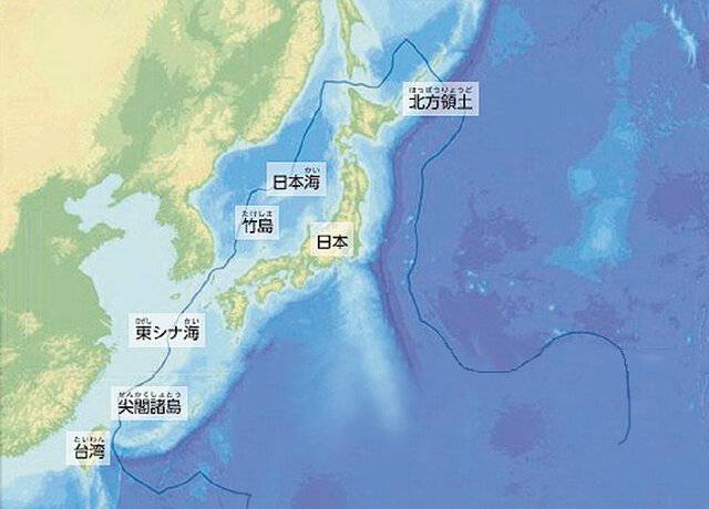 일본 방위성이 전국 초등학교에 배포한 어린이용 방위백서에 삽입된 지도. 독도가 다케시마(竹島)로, 동해가 일본해로 표기돼 있다. 연합뉴스