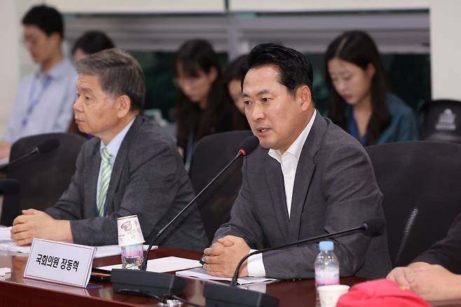 장동혁 국민의힘 의원이 15일 오후 서울 여의도 국회에서 열린 '국민의힘에 새로운 길은 있는가?' 토론회에서 발언하고 있다. 뉴시스