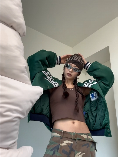 사진 =  금새록  SNS