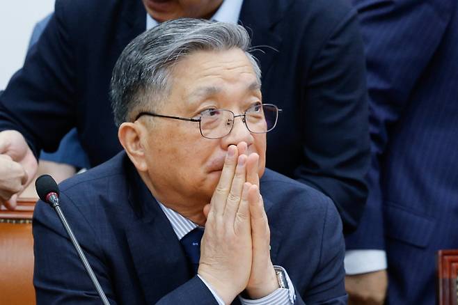 노조로부터 퇴진 요구를 받은 이한준 LH 사장이 거취를 표명했다. 사진은 지난 3일 서울 여의도 국회에서 열린 행사에 참석한 이한준 한국토지주택공사(LH) 사장 모습./사진=뉴스1