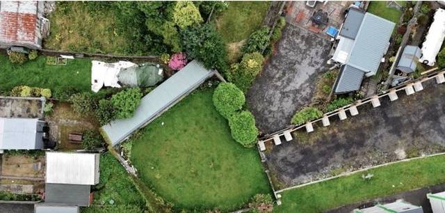 아일랜드 서부 갤웨이주 투암의 수녀원이 운영했던 모자보호시설인 ‘세인트 메리 홈’의 아동 집단 매장지로 추정되는 곳. 14일부터 본격적인 유해 발굴 작업이 시작된다. CNN 캡처