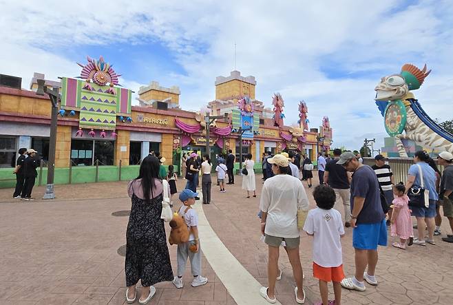 제주신화월드 내에 있는 ‘모모쥬 동물원’ 개장식