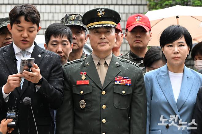 해병대 사령부로부터 보직해임 무효 명령을 받은 박정훈 대령. 류영주 기자
