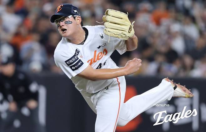 한화 김서현은 전반기 22세이브를 기록하며 팀의 전반기 1위 수성을 이끌었다. 그는 전반기 막판 겪은 기복을 자양분 삼아 후반기 도약을 예고했다. 사진제공｜한화 이글스