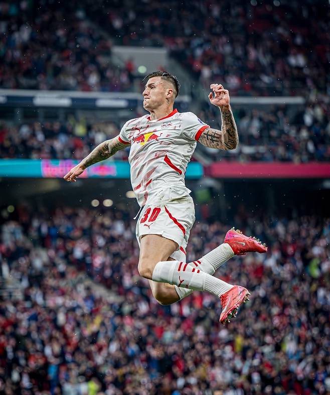 사우디아라비아 알힐랄은 라이프치히의 슬로베니아 스트라이커 벤자민 세스코의 영입전에 착수했다. 사진출처｜RB라이프치히 페이스북