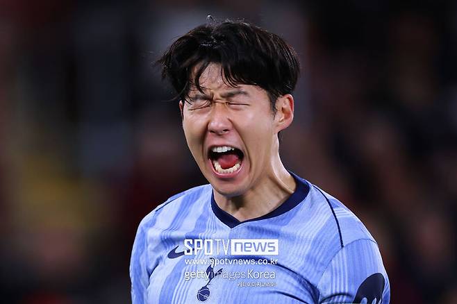 ▲ 실제로 토트넘은 한국 투어의 흥행을 위해 손흥민을 품고 가려고 한다. 토트넘은 8월 3일 서울월드컵경기장에서 뉴캐슬 유나이티드와 친선경기를 펼친다. 행사의 핵심은 손흥민이다. 여러 세부 계약에 손흥민의 참석이 포함된 모습이다.