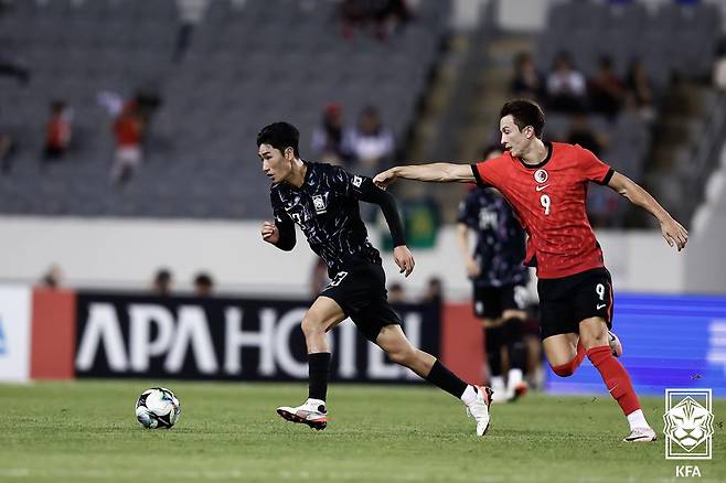 홍콩전에서 돌파 시도하는 서민우(왼쪽). /사진=대한축구협회(KFA) 제공