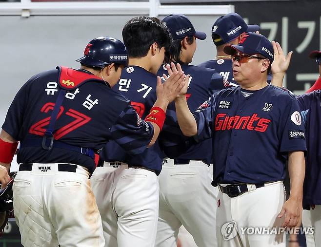 승리 롯데 자이언츠 [연합뉴스 자료사진]