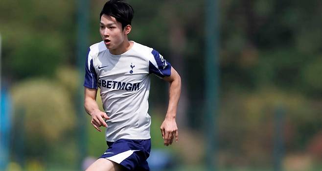 팀 훈련에서 구슬땀을 흘린 양민혁 [토트넘 홈페이지 캡처. 재판매 및 DB 금지]