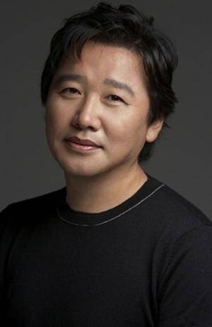 부산 알바트로스 시낭송문학협회가 200회 시 낭송 콘서트를 연다. 사진은 3부 순서에 출연하는 가수 최성수. 부산일보DB