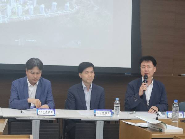 세션1 토론자 인천대학교 나인수 교수 한성대학교 백성준 교수 주택도시금융연구원 허지행