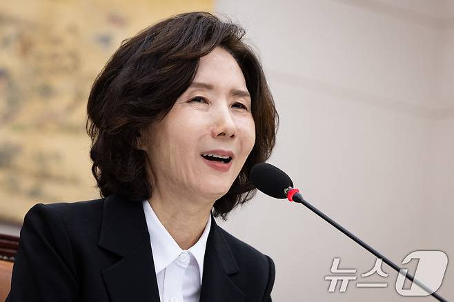 이진숙 사회부총리 겸 교육부 장관 후보자가 16일 오전 서울 여의도 국회 교육위원회에서 열린 인사청문회에서 의원 질의에 답하고 있다. 2025.7.16/뉴스1 ⓒ News1 유승관 기자