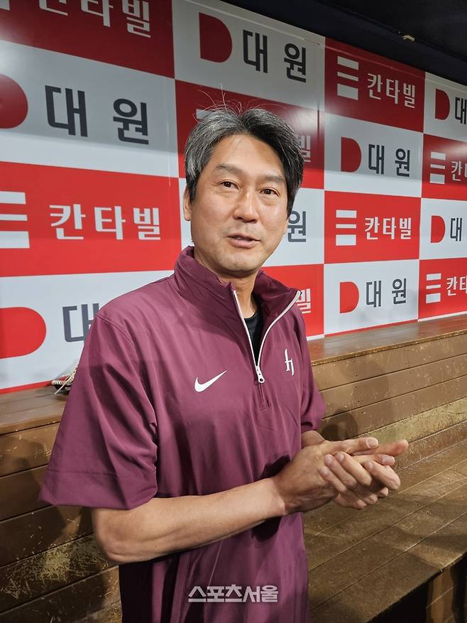 키움 설종진 감독대행이 15일 고척스카이돔에서 열린 선수단 훈련에 앞서 취재진을 만났다. 고척 | 김동영 기자 raining99@sportsseoul.com