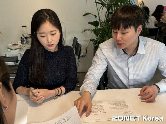 수협은행 숏폼 콘텐츠 제작자인 'Sh크리에이터'인 (사진 왼쪽부터)차승윤 계장, 배정준 사원.