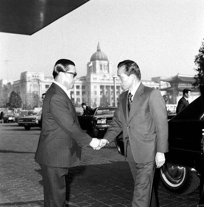 박정희 전 대통령은 김재규를 신뢰해 요직에 등용했다