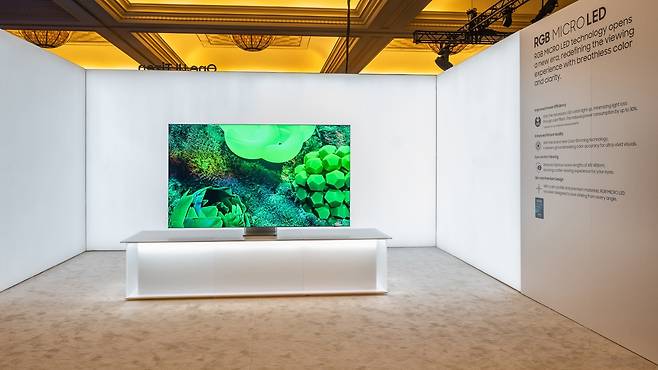 삼성전자가 올 1월 CES에서 제한적으로 공개한 신제품 RGB 마이크로 LED TV. / 삼성전자